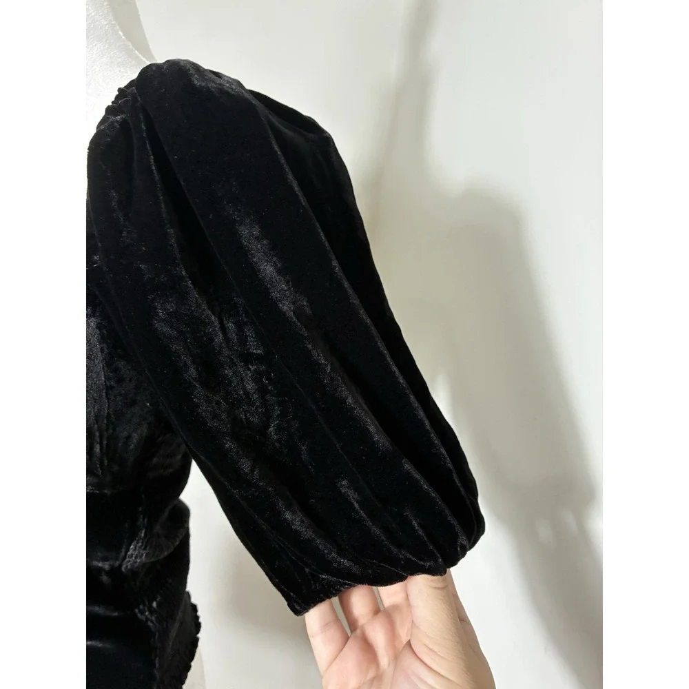 Reformation Luka Top Sz 4 Black Silk Blend Whimsy Goth Smocked Back Puff Sleeves